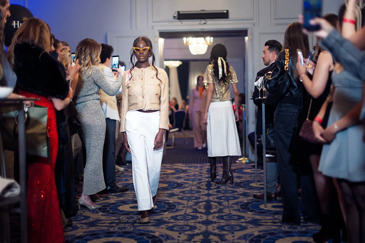 Runway cat-walk highlight