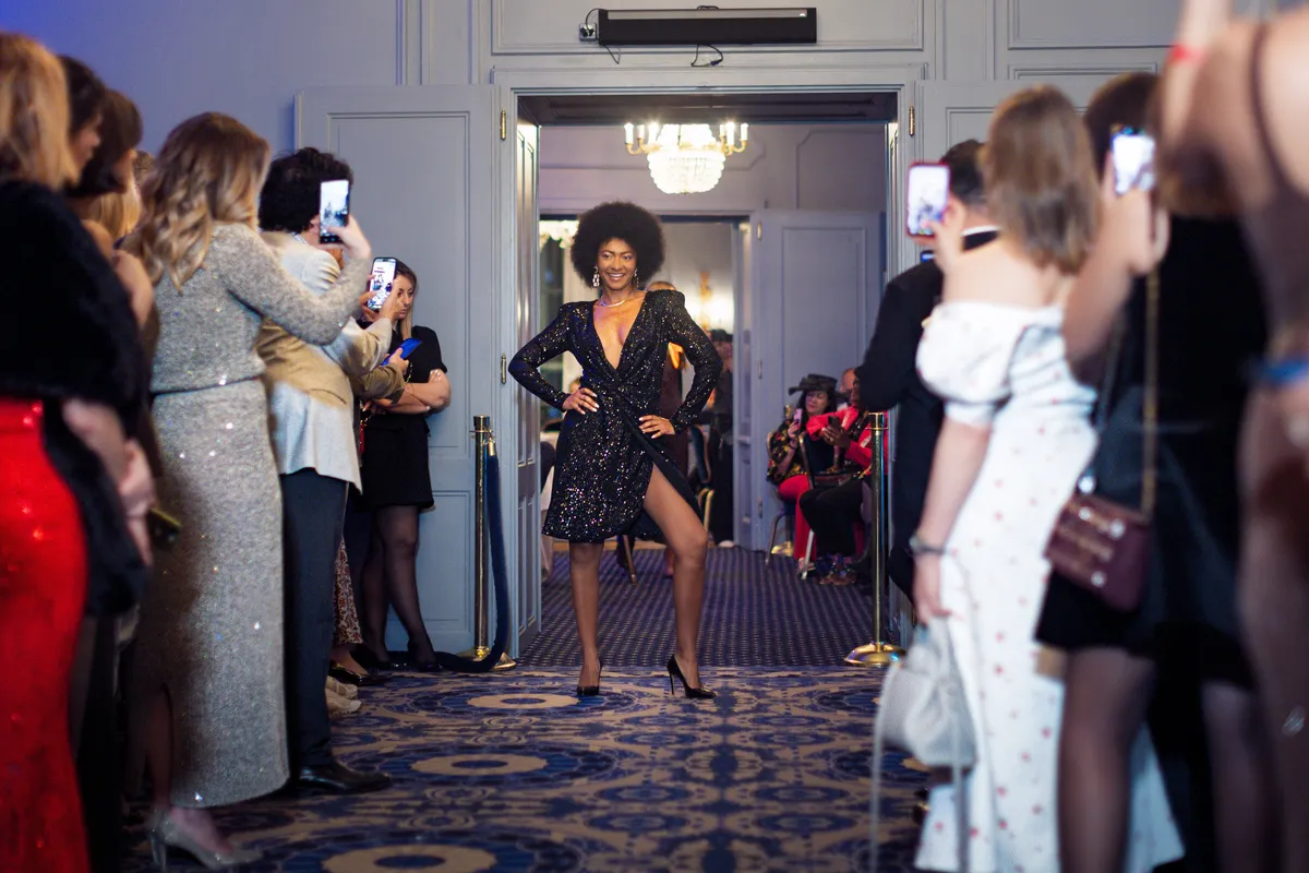 Runway cat-walk highlight